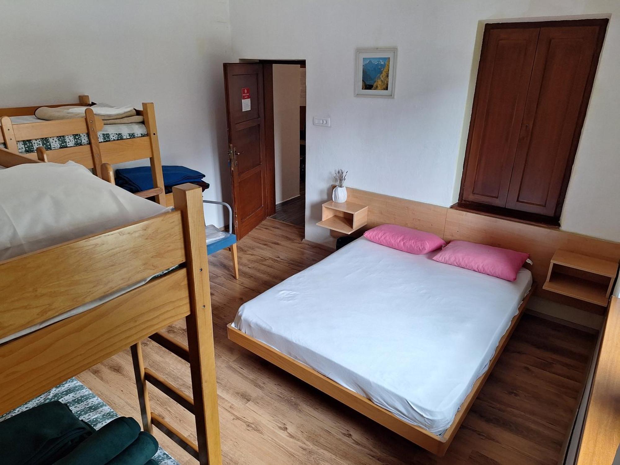 Dom Klementa Juga Hotel Lepena Buitenkant foto