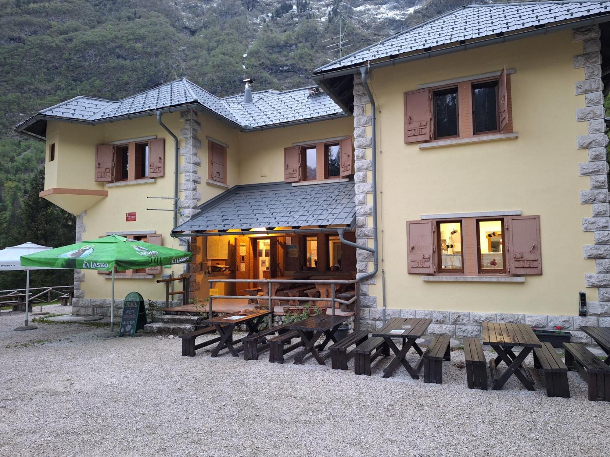 Dom Klementa Juga Hotel Lepena Buitenkant foto